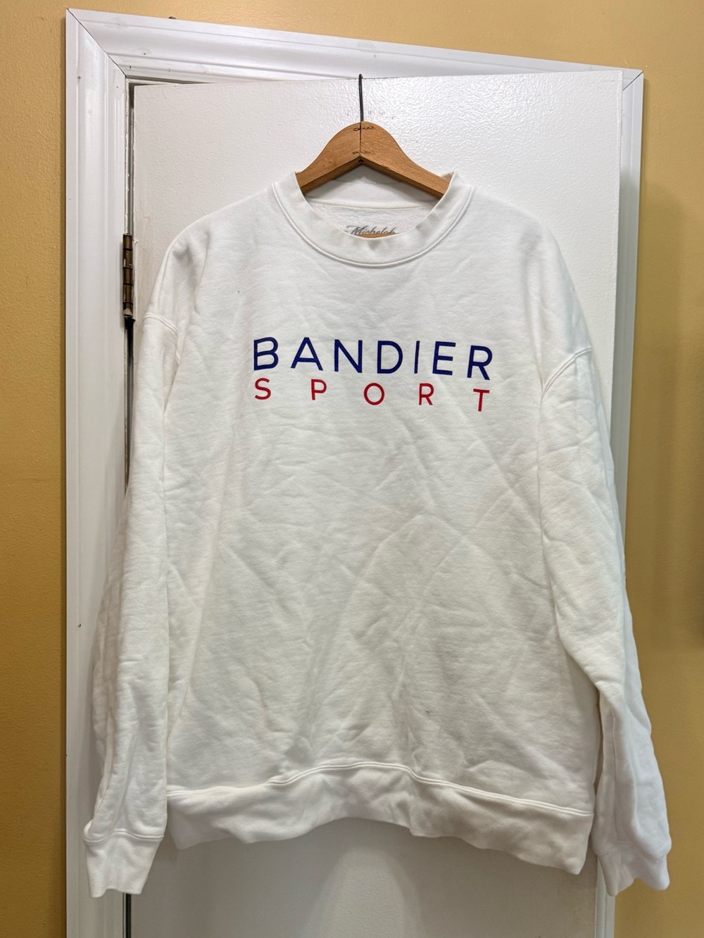 Bandier Sport White Crewneck Sweatshirt! EUC